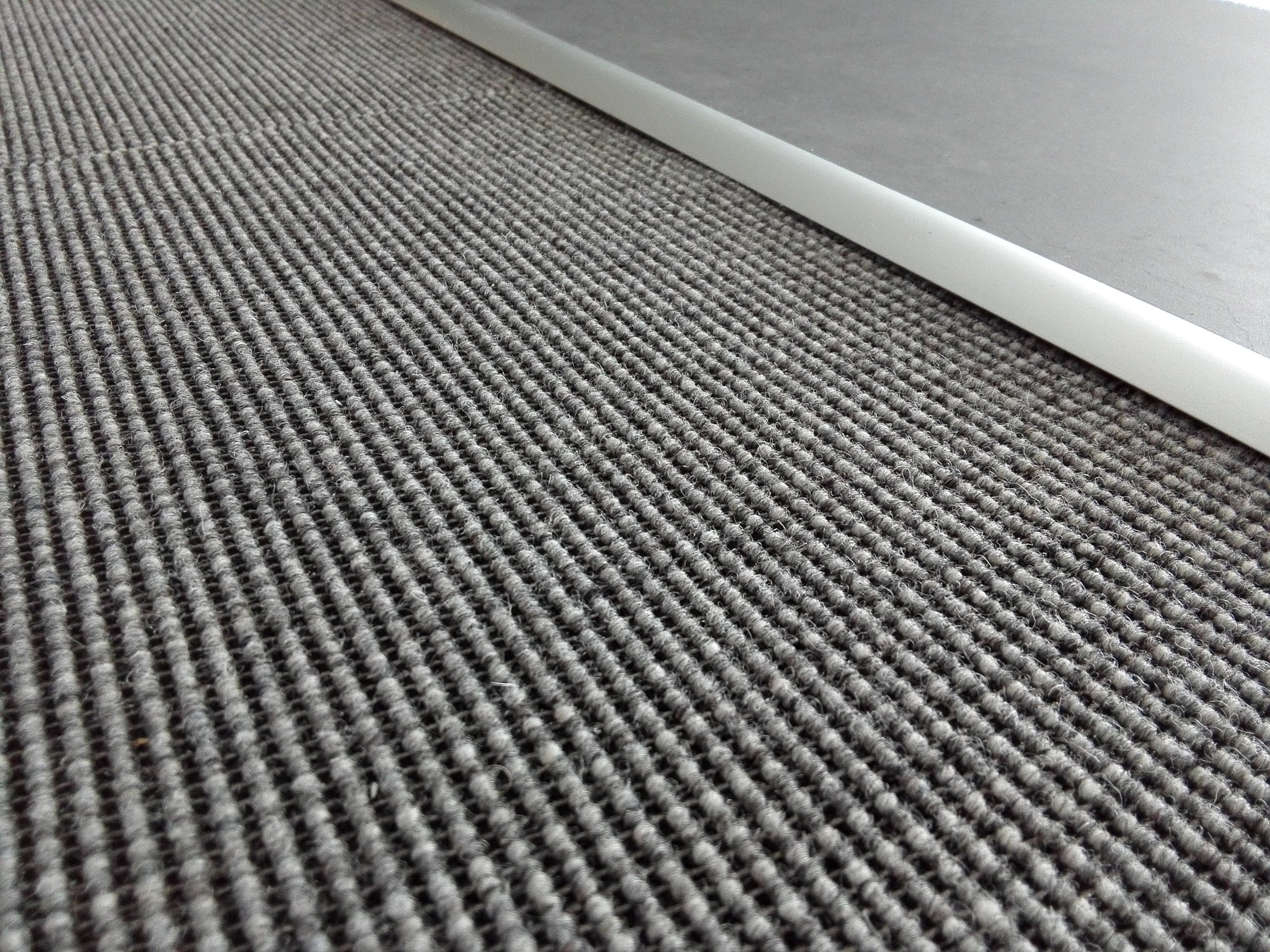 Corridor in wool rib
